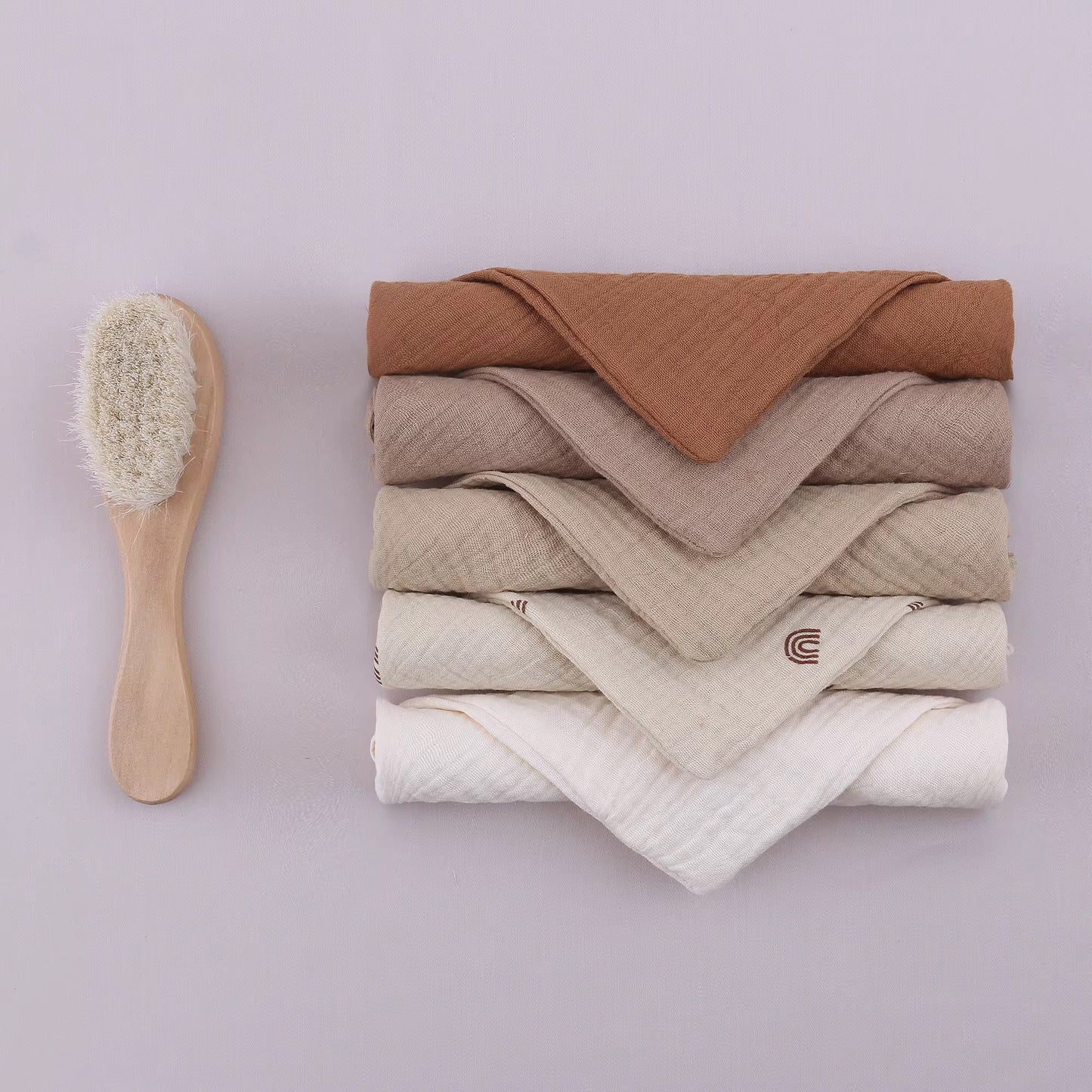 Newborn gift boxes (set of 5 towels and 1 hairbrush)