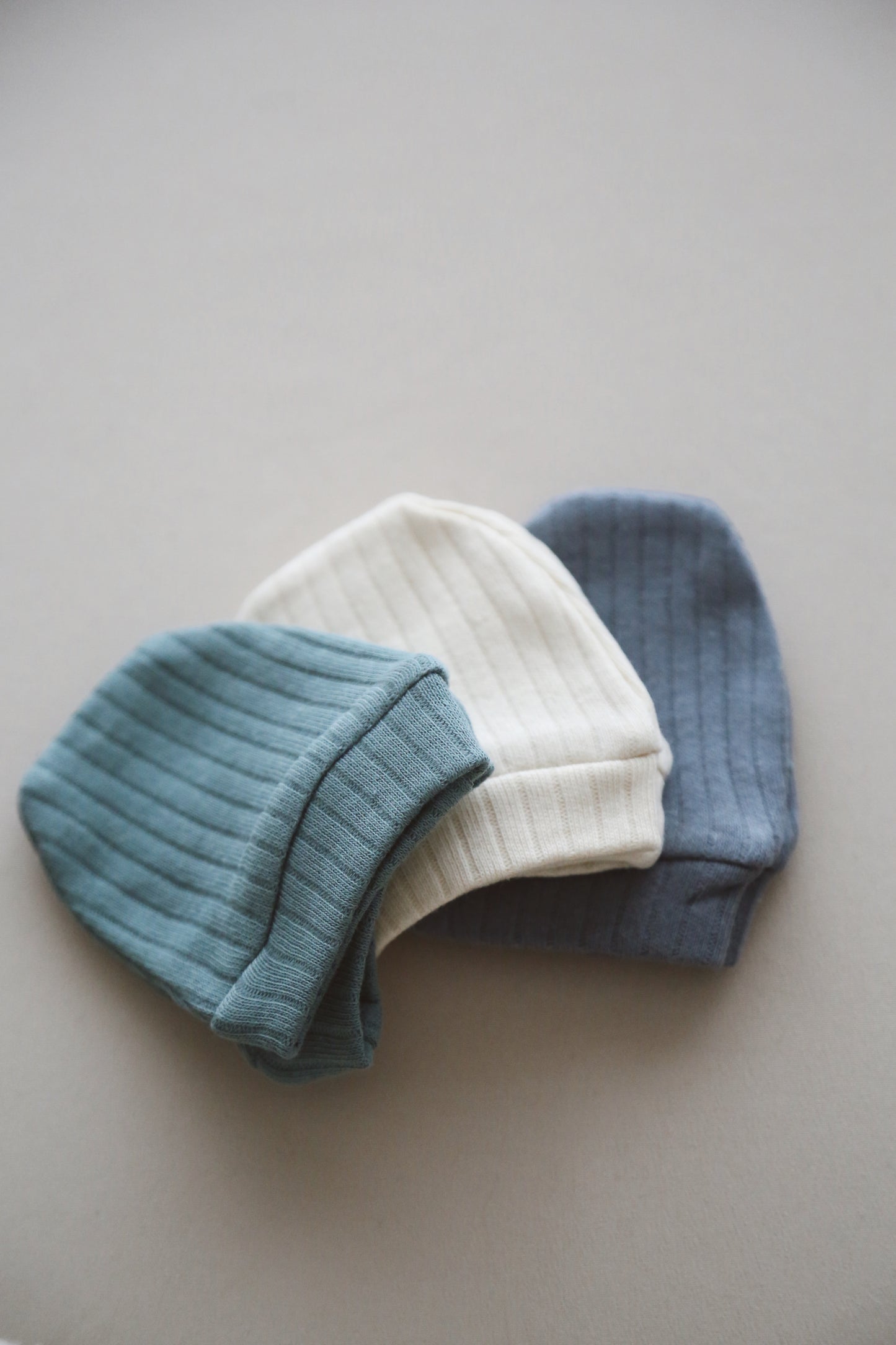 3 pairs of baby gloves