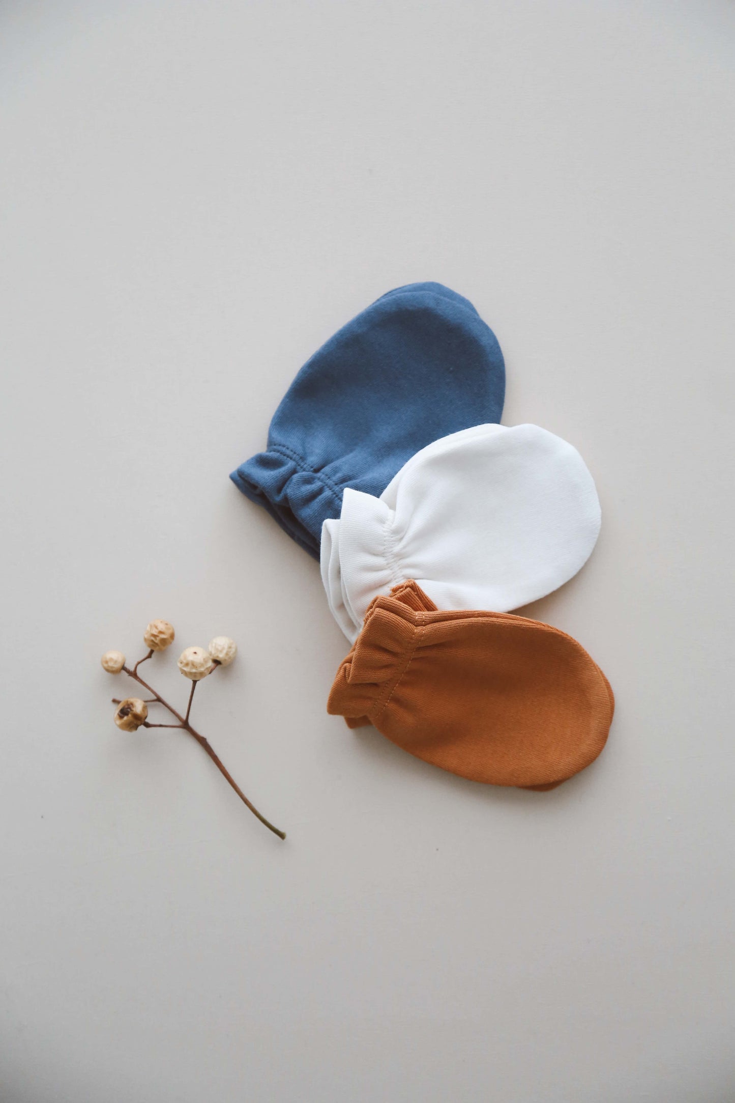 3 pairs of baby gloves