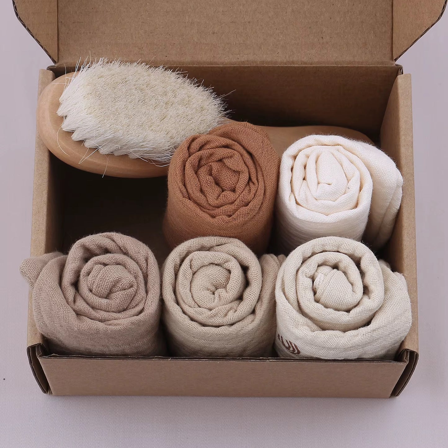Newborn gift boxes (set of 5 towels and 1 hairbrush)