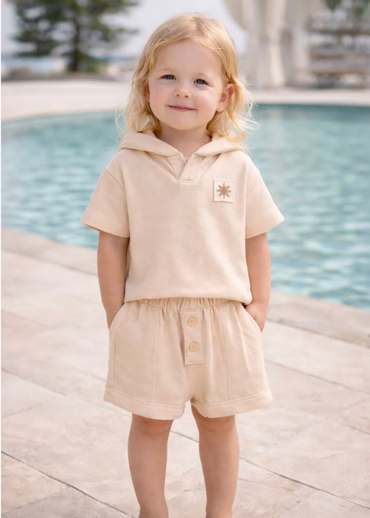 Hooded t-shirt & shorts