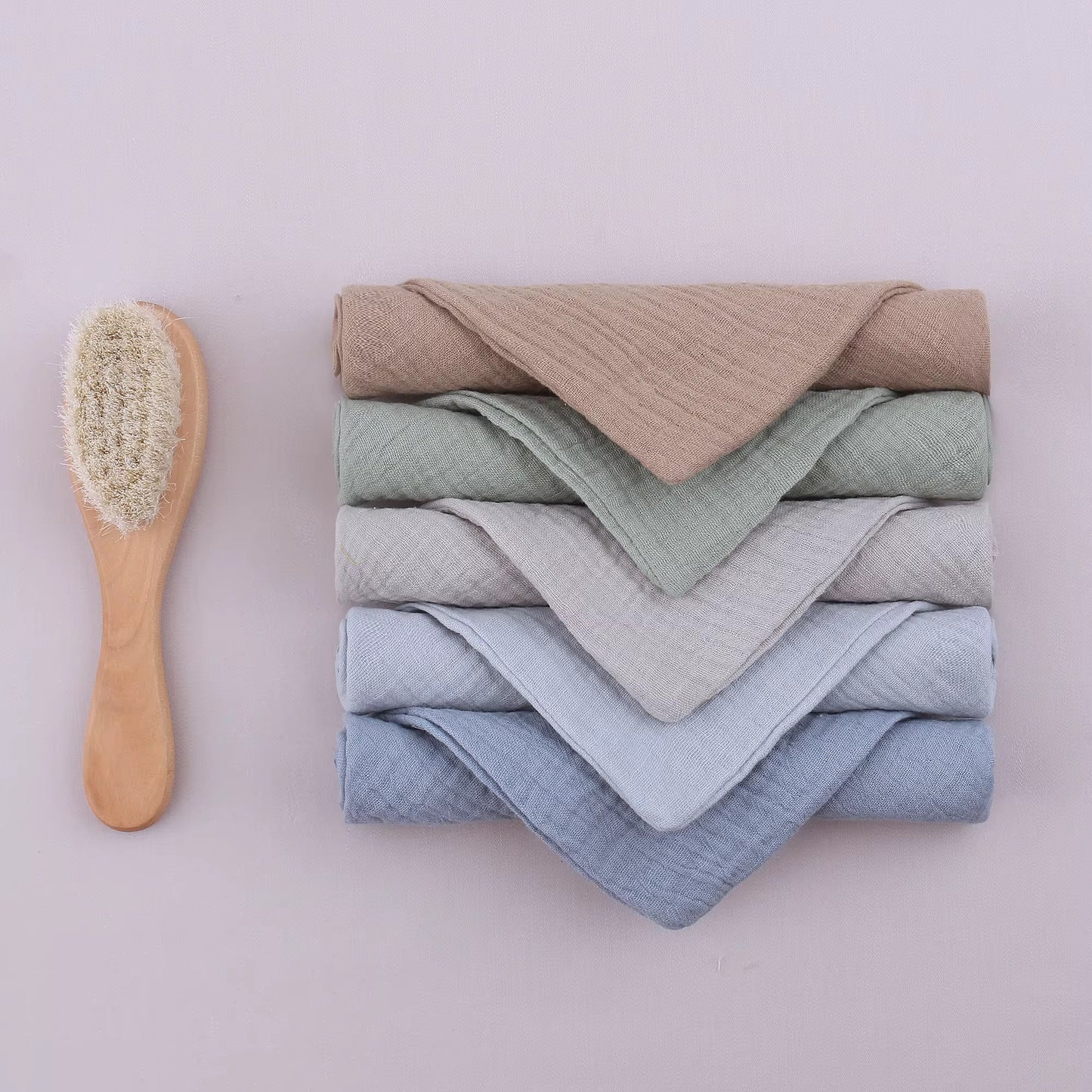 Newborn gift boxes (set of 5 towels and 1 hairbrush)