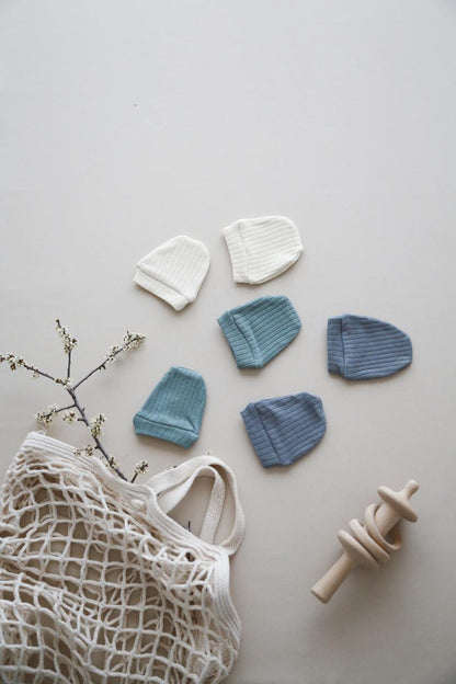 3 pairs of baby gloves