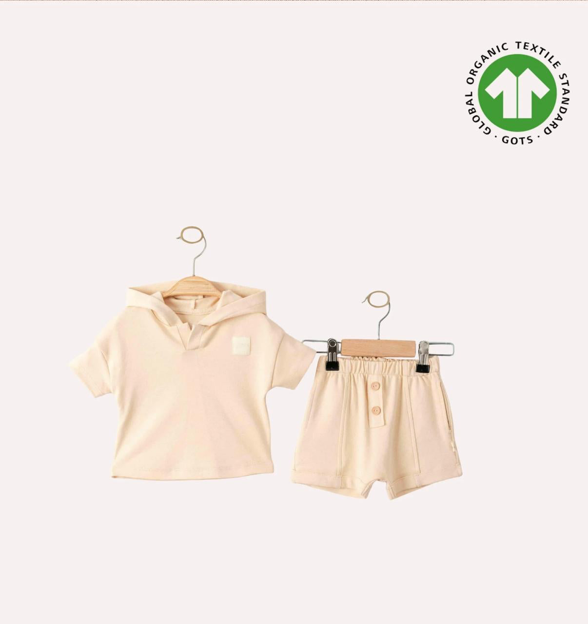 Hooded t-shirt & shorts