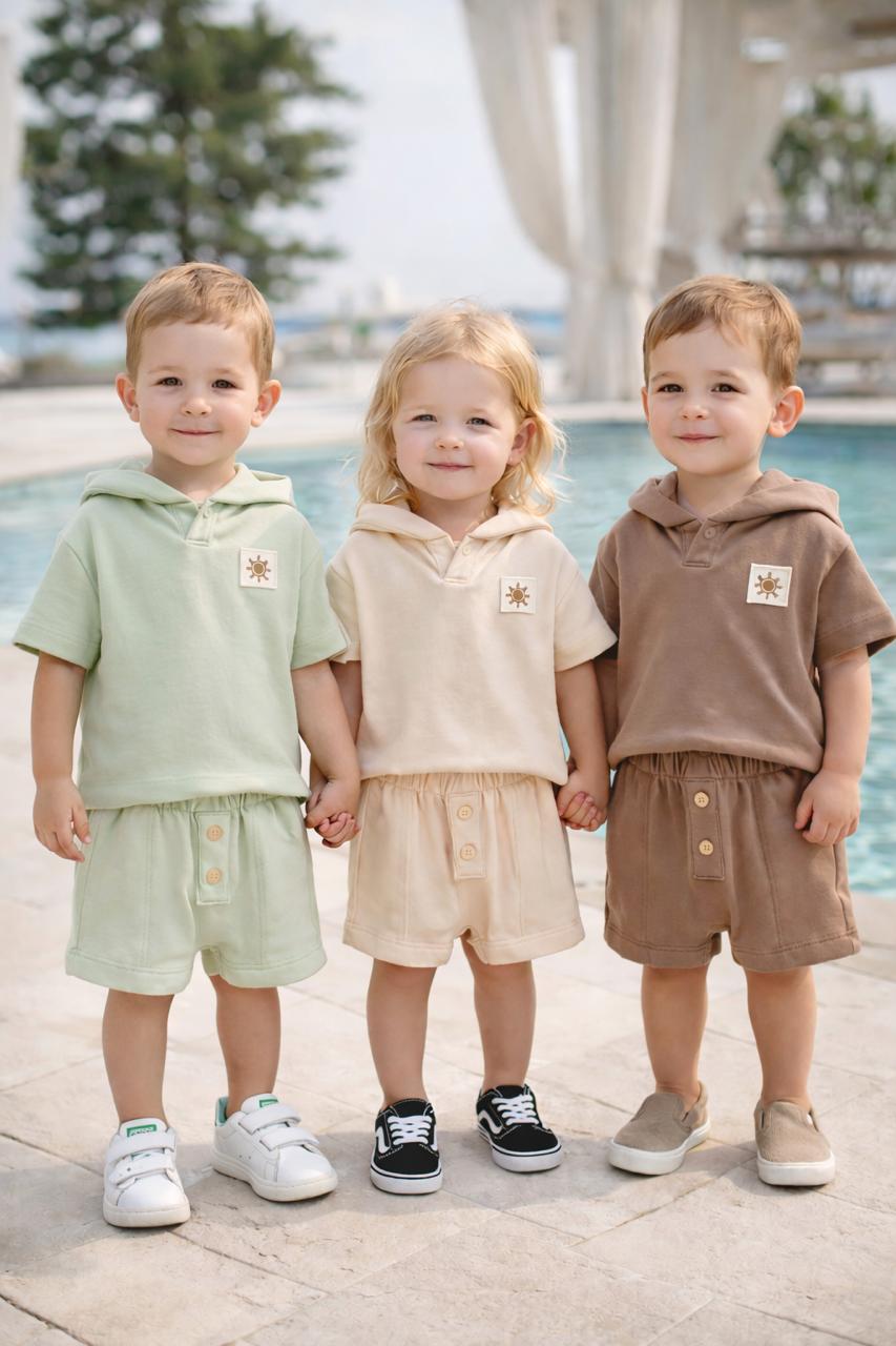 Hooded t-shirt & shorts