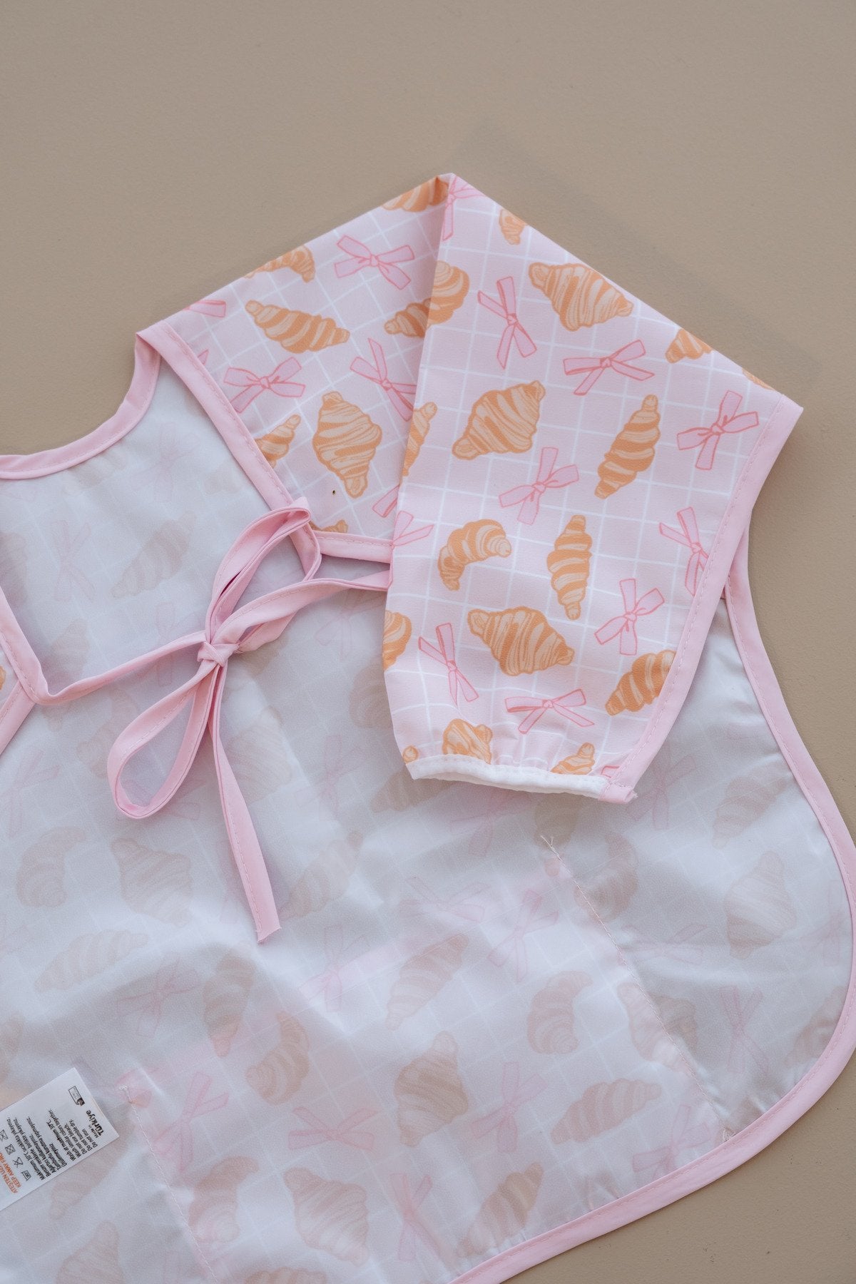 Active Feeder Bibs