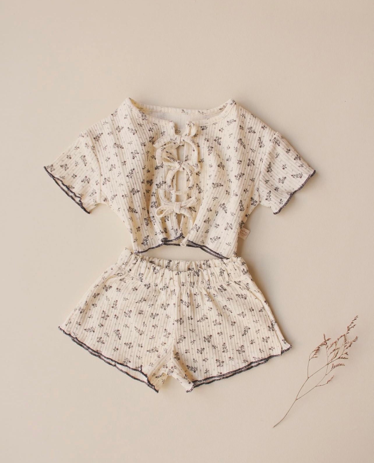 Lace-up short sets